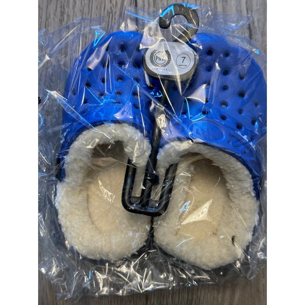 P&W Size 7 Fuzzy Clogs (Blue)